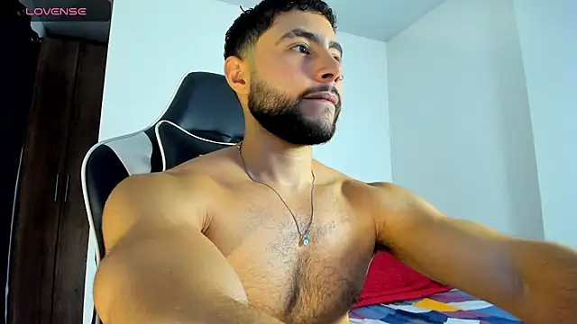 Snapshot of bryan_mugn chatting on September 29, 1:01 am bryan mugn online show from September 29, 1:01 am