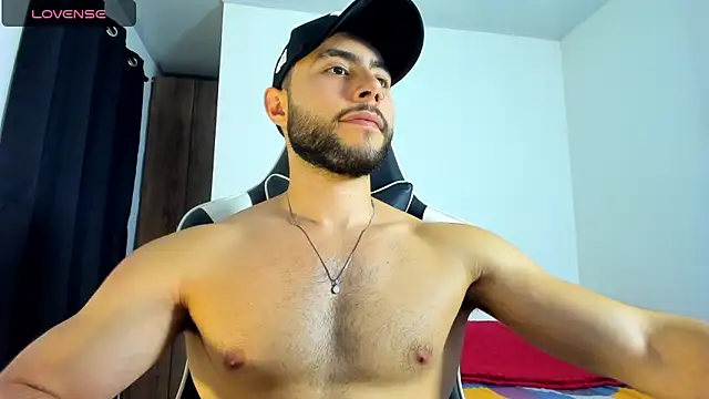 Snapshot of bryan_mugn chatting on November 1, 1:34 am bryan mugn online show from November 1, 1:34 am