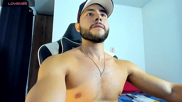 Snapshot of bryan_mugn chatting on October 16, 4:32 am bryan mugn online show from October 16, 4:32 am