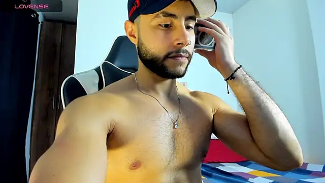 Snapshot of bryan_mugn chatting on October 22, 12:54 am bryan mugn online show from October 22, 12:54 am