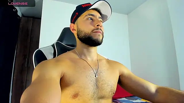 Snapshot of bryan_mugn chatting on September 26, 2:18 am bryan mugn online show from September 26, 2:18 am