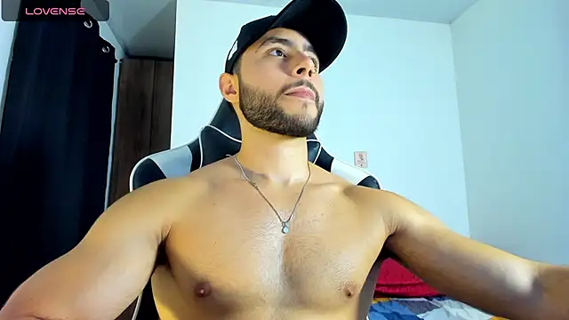 Snapshot of bryan_mugn chatting on October 12, 4:03 am bryan mugn online show from October 12, 4:03 am