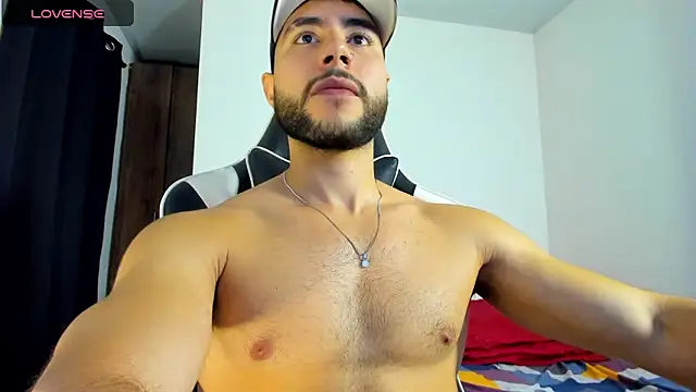 Snapshot of bryan_mugn chatting on October 26, 10:54 pm bryan mugn online show from October 26, 10:54 pm