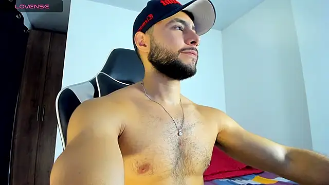 Snapshot of bryan_mugn chatting on October 5, 2:02 am bryan mugn online show from October 5, 2:02 am