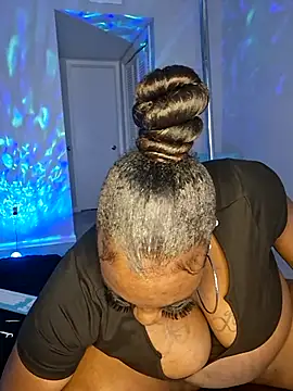 Thickkemzz41 online show from September 27, 11:55 pm