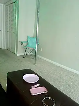 Thickkemzz41 online show from October 5, 9:49 pm