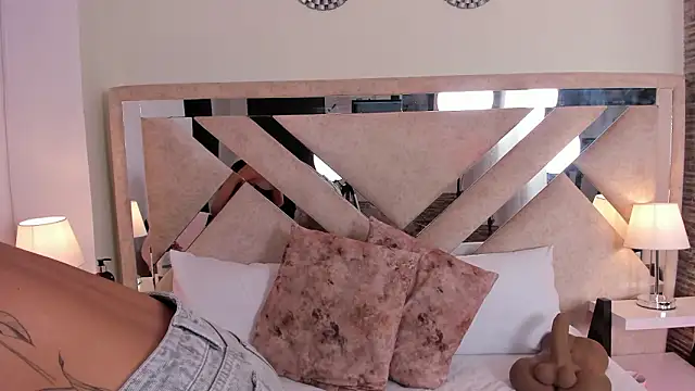 ximena vasquez8 online show from March 13, 3:22 am