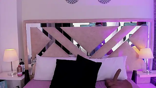 ximena vasquez8 online show from April 1, 4:25 am