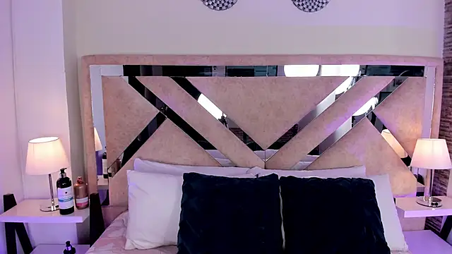 ximena vasquez8 online show from March 7, 3:02 am