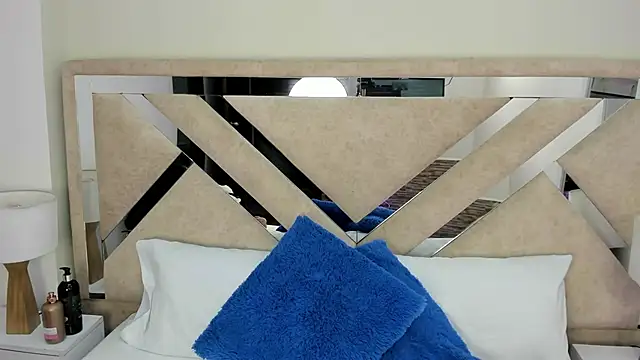 ximena vasquez8 online show from January 11, 4:30 am