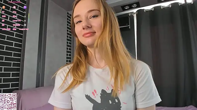 Snapshot of ElvinaRose chatting on October 3, 3:41 am ElvinaRose online show from October 3, 3:41 am
