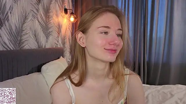 ElvinaRose online show from May 21, 4:32 am