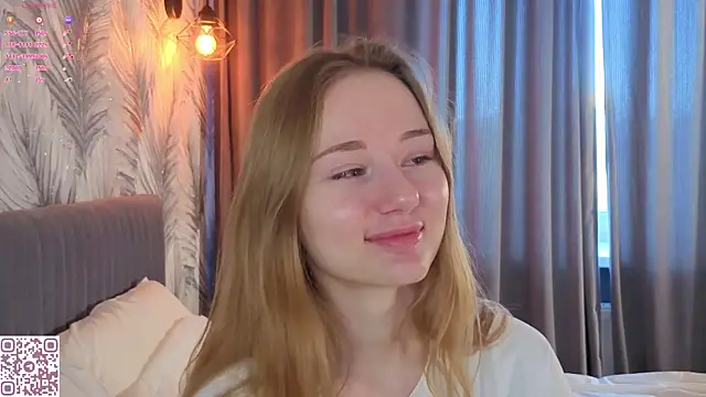 ElvinaRose online show from April 13, 4:38 am