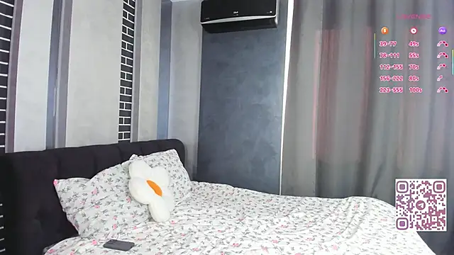 Snapshot of ElvinaRose chatting on September 18, 3:42 am ElvinaRose online show from September 18, 3:42 am