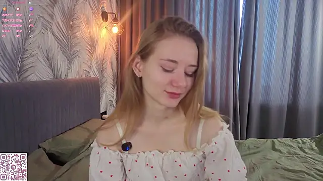 ElvinaRose online show from March 11, 4:28 am