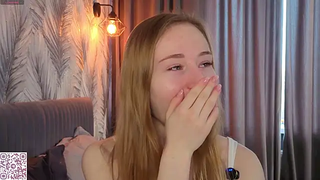 ElvinaRose online show from April 9, 5:31 am