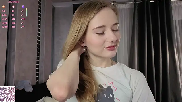 ElvinaRose online show from November 6, 2:04 am