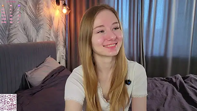 ElvinaRose online show from April 3, 5:25 am