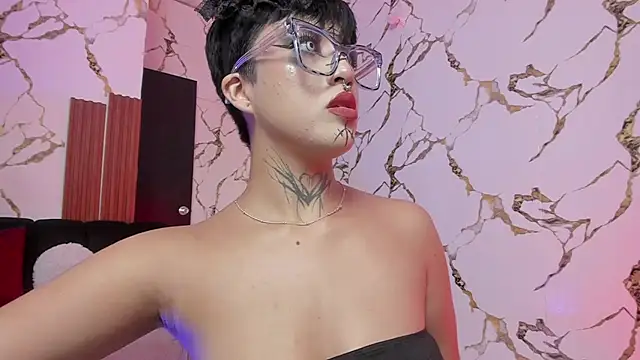 Snapshot of Rebeka-baker chatting on October 31, 12:24 pm Rebeka-baker online show from October 31, 12:24 pm