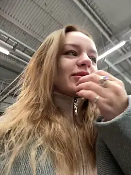 Snapshot of Cum_girlss chatting on October 13, 4:14 am Cum girlss online show from October 13, 4:14 am