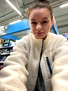 Snapshot of Cum_girlss chatting on October 5, 5:31 am Cum girlss online show from October 5, 5:31 am