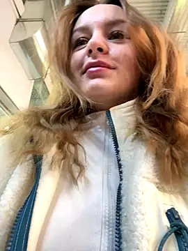 Snapshot of Cum_girlss chatting on October 10, 4:35 am Cum girlss online show from October 10, 4:35 am