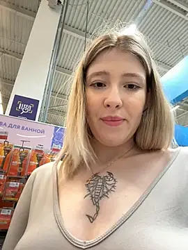 Snapshot of Cum_girlss chatting on October 24, 3:05 am Cum girlss online show from October 24, 3:05 am