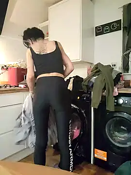 Tannedtattooed69 online show from December 15, 7:36 am