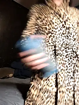 Snapshot of butterflykhash89 chatting on December 5, 6:34 am butterflykhash89 online show from December 5, 6:34 am