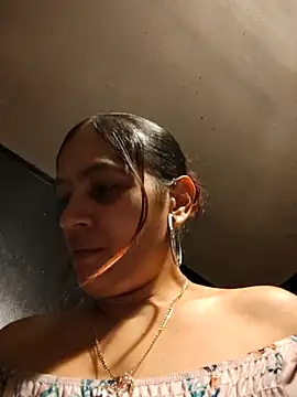 Snapshot of butterflykhash89 chatting on September 15, 3:40 am butterflykhash89 online show from September 15, 3:40 am
