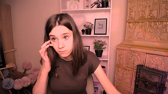 Snapshot of RosaRay_ chatting on June 5, 6:29 am RosaRay online show from June 5, 6:29 am