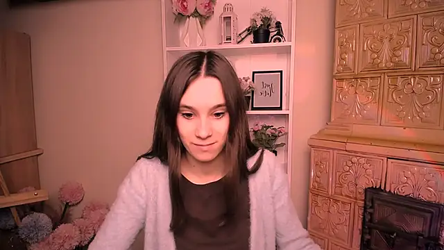 RosaRay  online show from April 8, 6:15 am