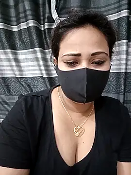 Snapshot of Mow_955 chatting on November 4, 6:44 pm Mow 955 online show from November 4, 6:44 pm