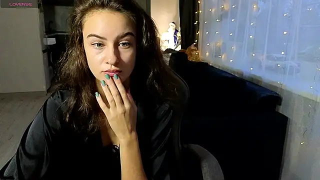 Snapshot of BelleWild chatting on December 1, 4:46 am BelleWild online show from December 1, 4:46 am