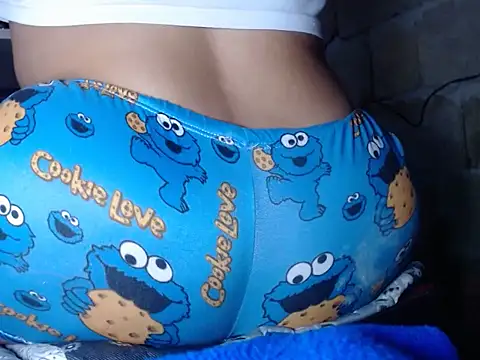 salmaextremeperver online show from October 31, 9:11 pm