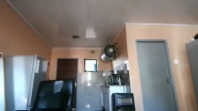 Snapshot of BusybooobsXXX3 chatting on October 7, 5:19 am BusybooobsXXX3 online show from October 7, 5:19 am