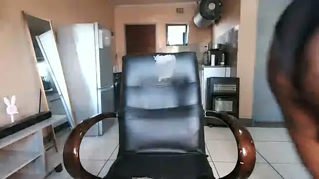 Snapshot of BusybooobsXXX3 chatting on October 11, 4:13 am BusybooobsXXX3 online show from October 11, 4:13 am