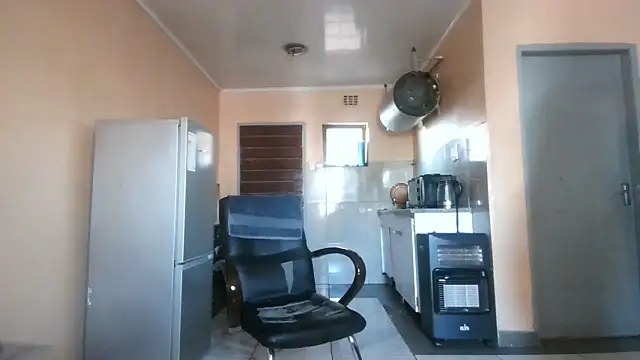 BusybooobsXXX3 online show from March 19, 6:24 am