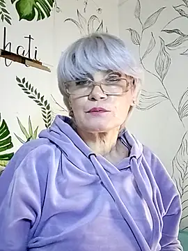 Catty Lady online show from February 7, 8:39 pm