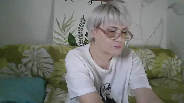 Catty Lady online show from November 13, 8:24 pm