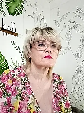 Snapshot of Catty_Lady chatting on May 29, 8:15 pm Catty Lady online show from May 29, 8:15 pm