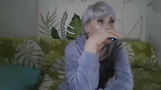 Catty Lady online show from January 15, 6:00 pm