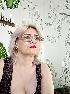 Snapshot of Catty_Lady chatting on July 17, 7:55 pm Catty Lady online show from July 17, 7:55 pm