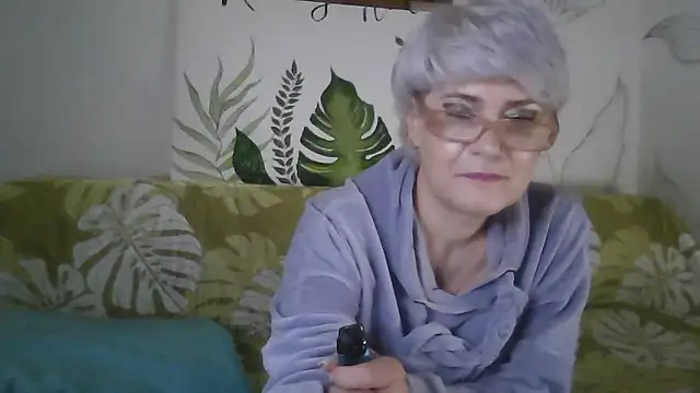 Catty Lady online show from January 8, 6:25 pm