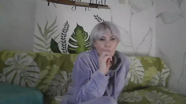 Catty Lady online show from December 18, 6:34 pm