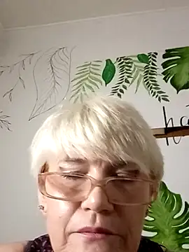 Catty Lady online show from November 6, 8:02 pm