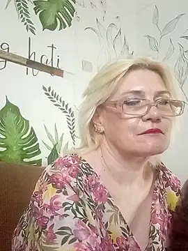 Snapshot of Catty_Lady chatting on June 27, 7:20 pm Catty Lady online show from June 27, 7:20 pm