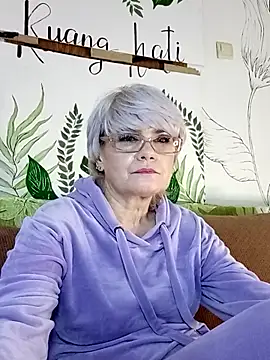 Catty Lady online show from February 3, 7:30 pm