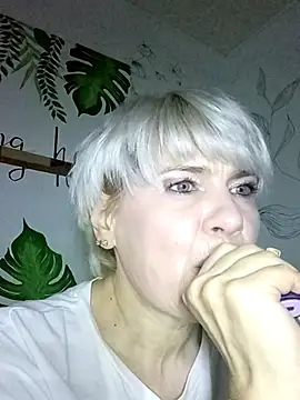 Catty Lady online show from November 14, 7:06 pm