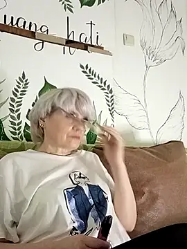 Catty Lady online show from February 11, 8:41 pm